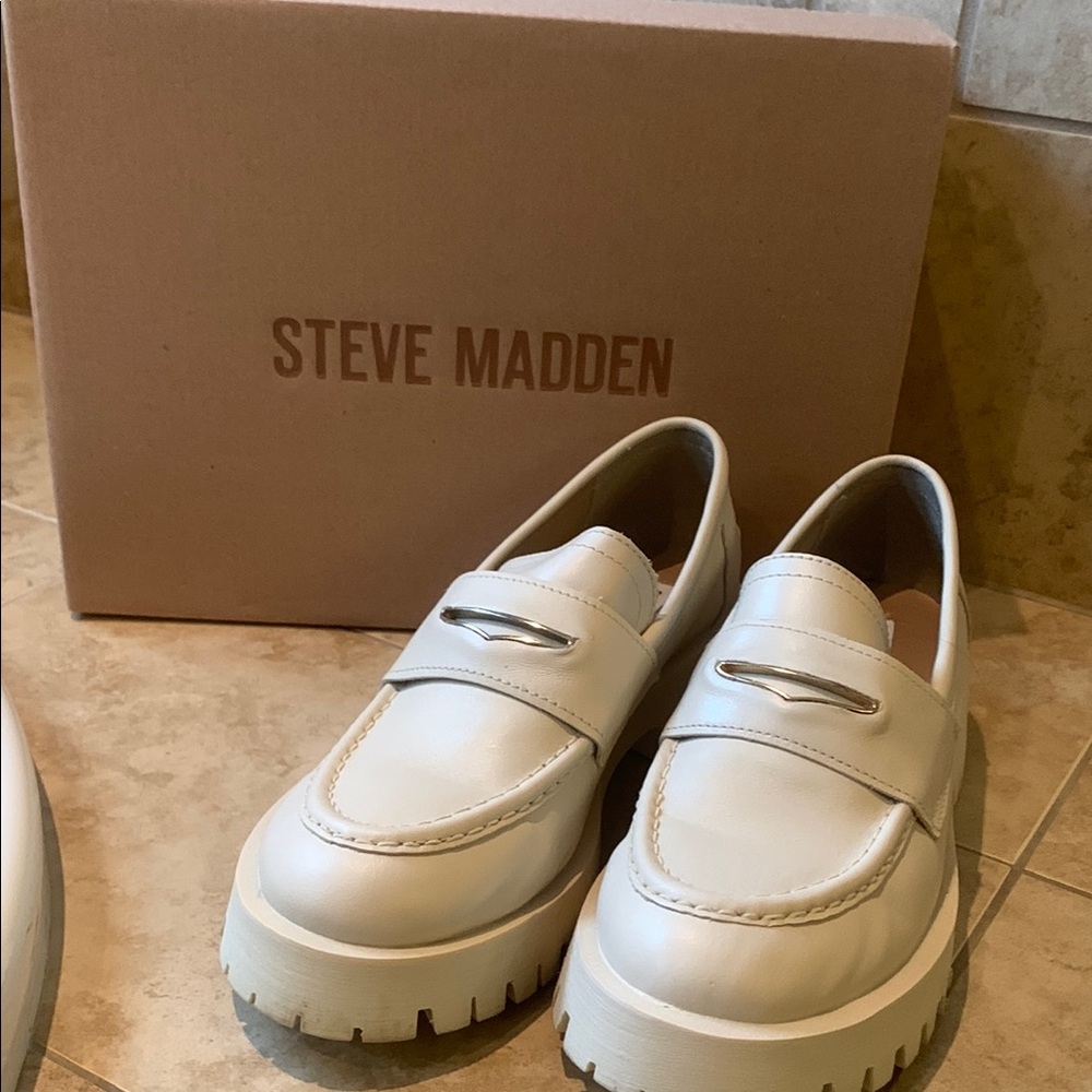 Steve Madden Cream Loafers for Women